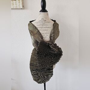 Linda Dano Pleated Shawl Black/Gold Accordion Lurex Scarf New Deadstock